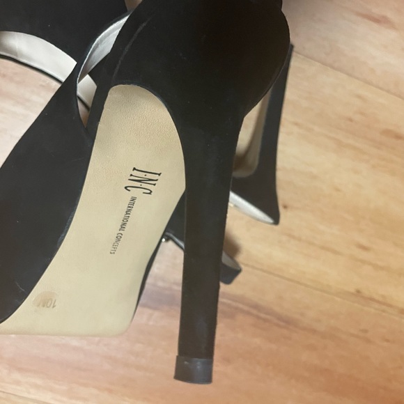 Inc International Concepts Gilas Peep-Toe Platform Pumps - Picture 8 of 12